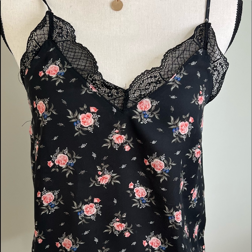 H&M Floral Satin Top Size: US 6
